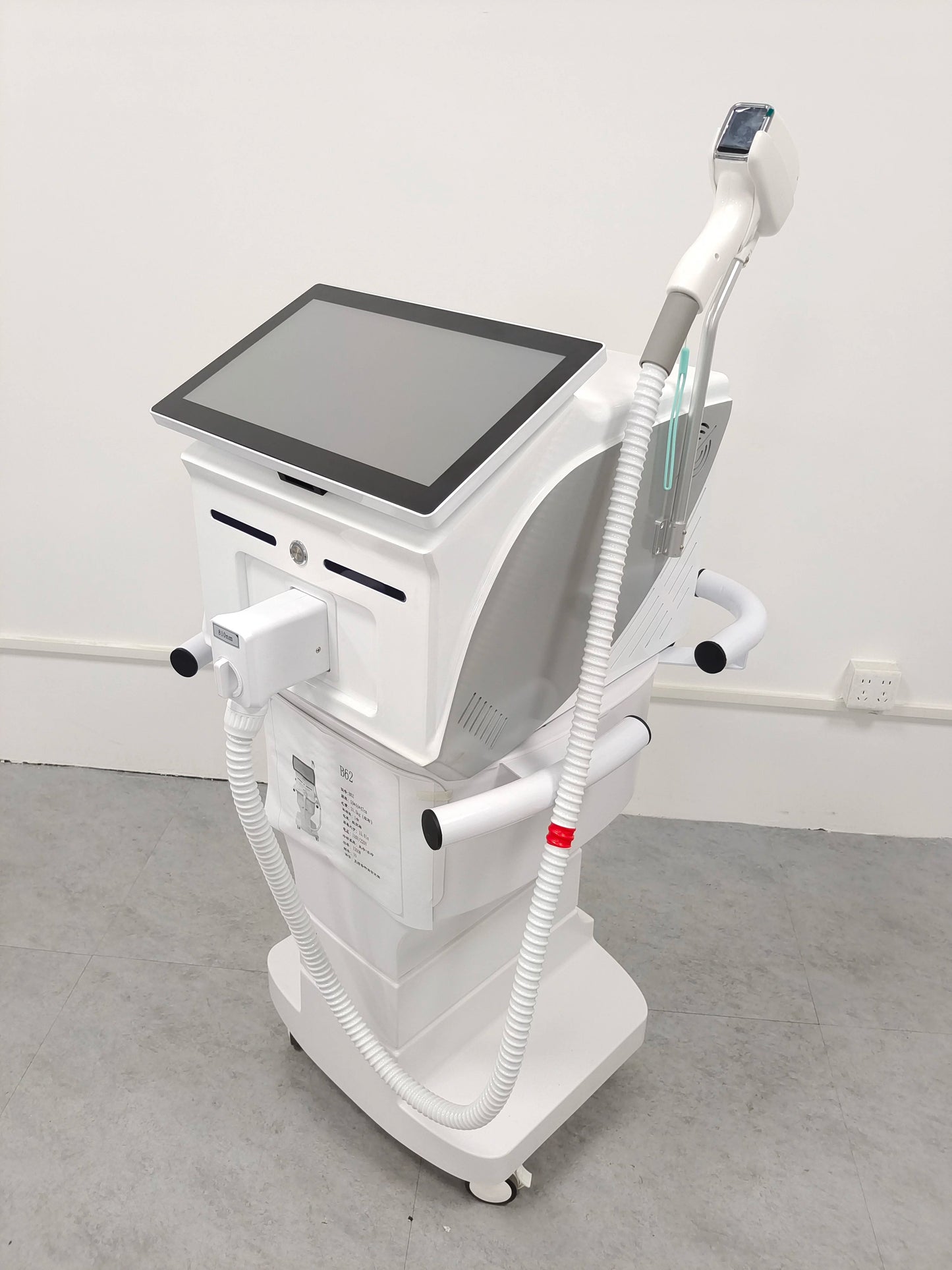 FEMUN 4000W Ice Cooling Diode Laser Hair Removal Device 755 940 1064 808nm
